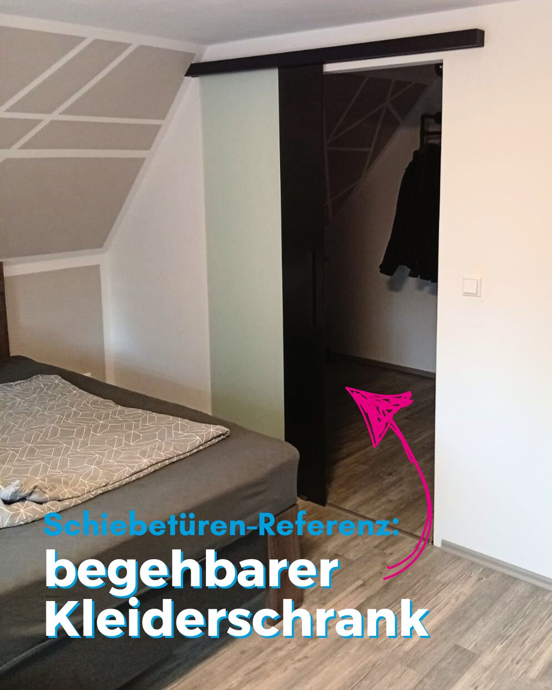 Begehbarer Kleiderschrank mit Glasschiebetür 